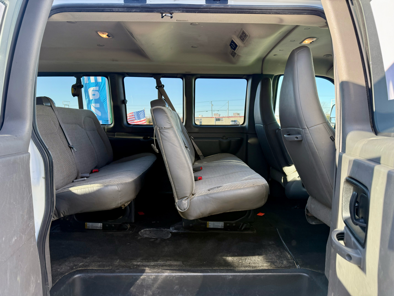 Chevrolet Express Passenger RWD 2500 135" LT 2018