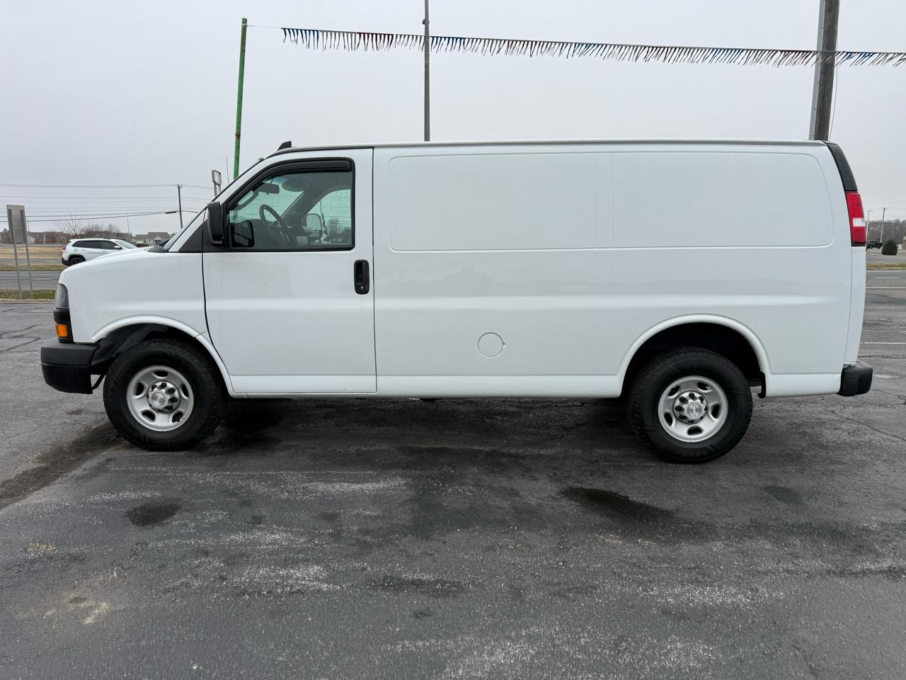Chevrolet Express Cargo Van RWD 2500 135" 2019