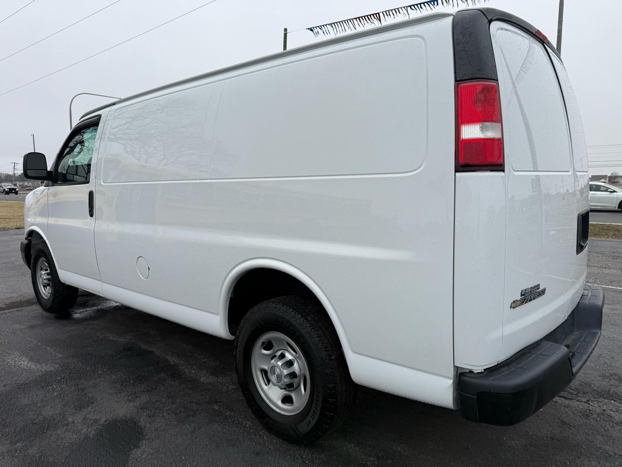 Chevrolet Express Cargo Van RWD 2500 135" 2019