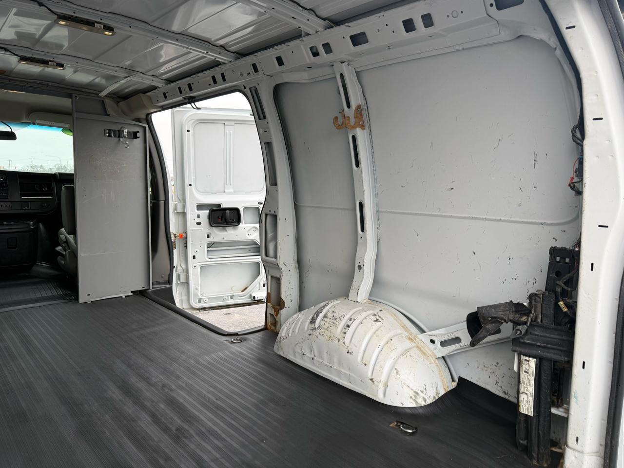 Chevrolet Express Cargo Van RWD 2500 135" 2019