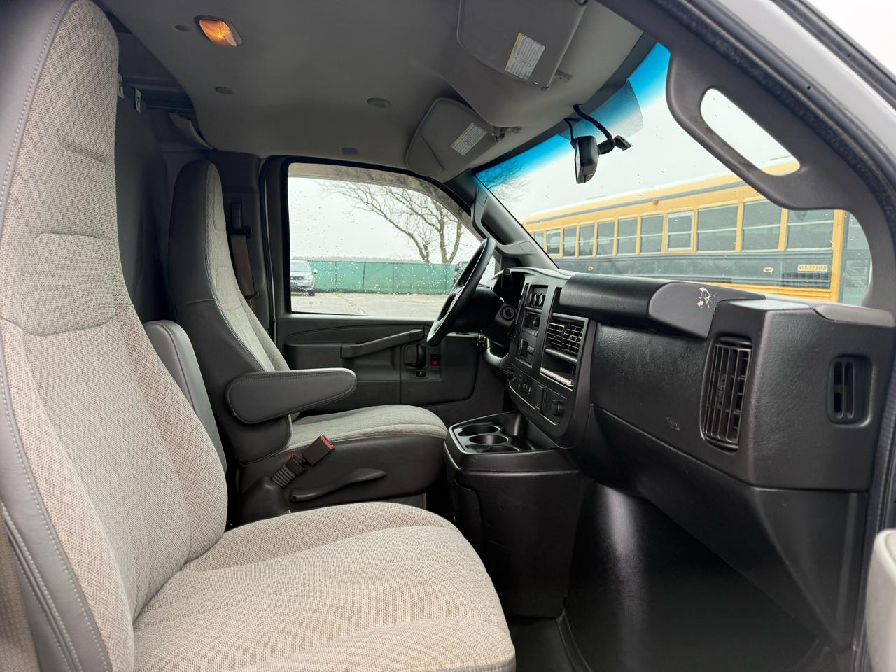 Chevrolet Express Cargo Van RWD 2500 135" 2019