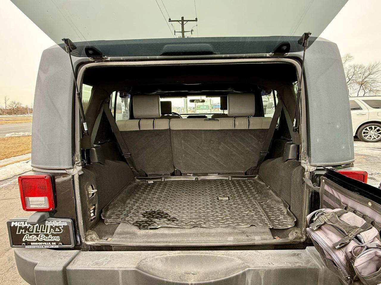 Jeep Wrangler Unlimited 4WD 4dr Sport 2010