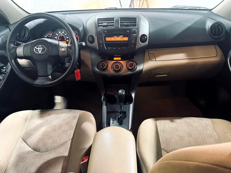 Toyota RAV4 Base 2010