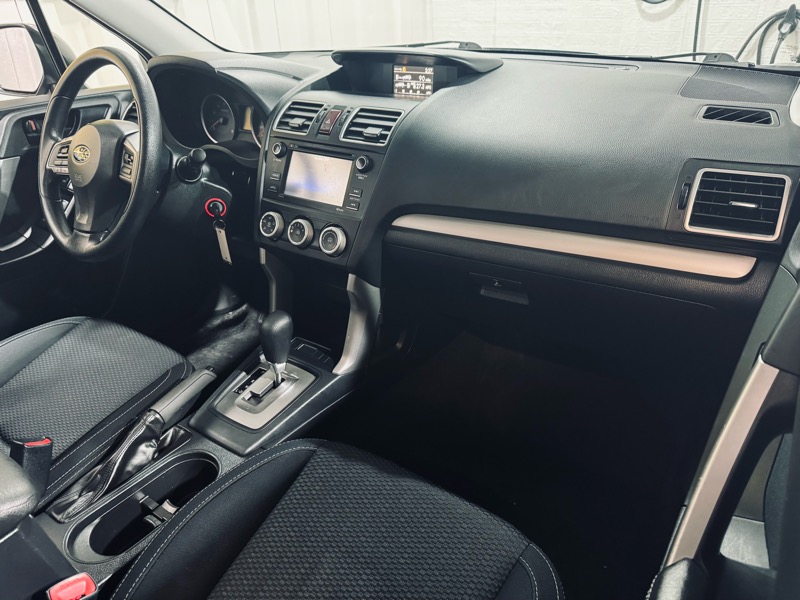 Subaru Forester 2.5i Premium PZEV CVT 2016