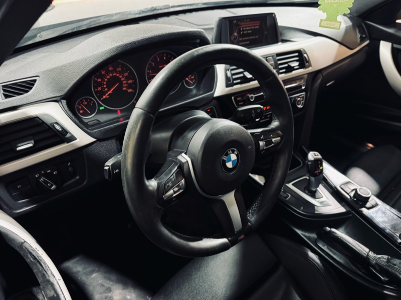 BMW 3-Series 320i xDrive Sedan 2016