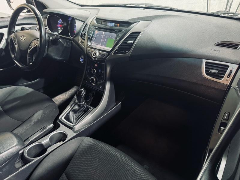 Hyundai Elantra SE 2016