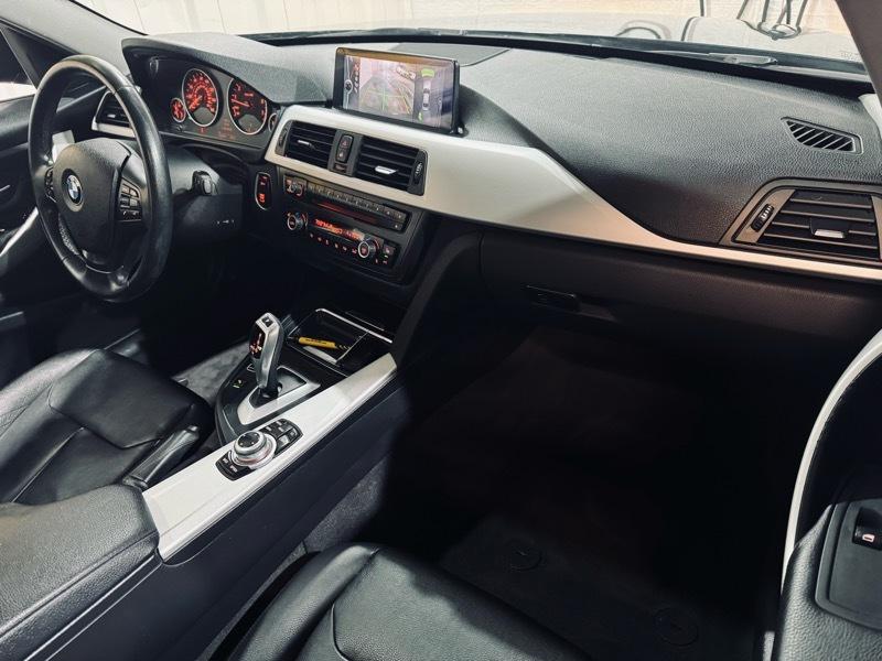 BMW 3-Series 328i xDrive Sedan 2013