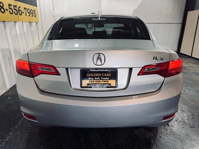 Acura ILX 5-Spd AT w/ Technology Package 2013