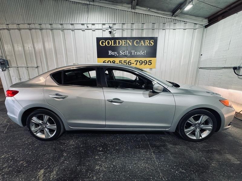 Acura ILX 5-Spd AT w/ Technology Package 2013