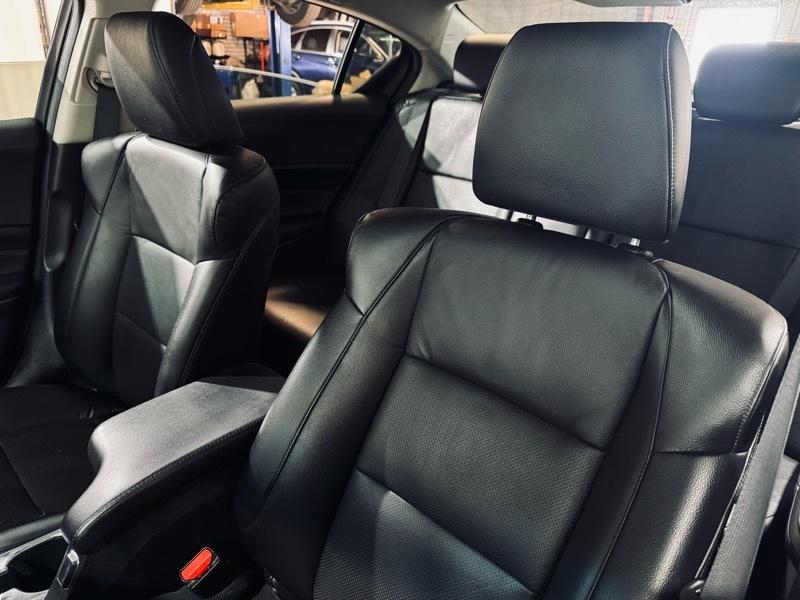 Acura ILX 5-Spd AT w/ Technology Package 2013