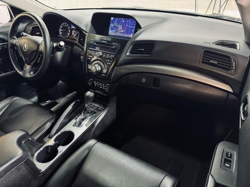 Acura ILX 5-Spd AT w/ Technology Package 2013