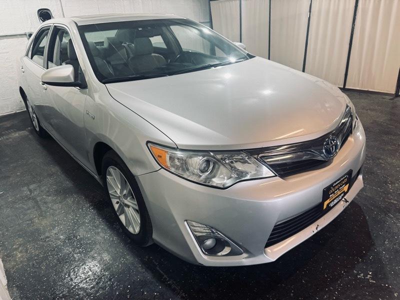 Toyota Camry Hybrid XLE 2012