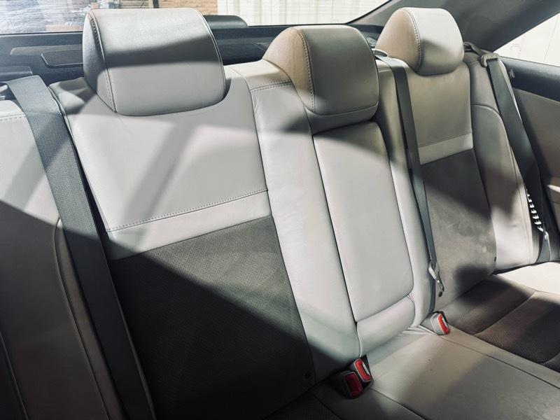 Toyota Camry Hybrid XLE 2012