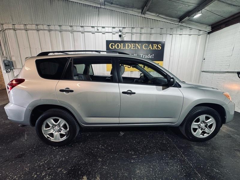 Toyota RAV4 Base 2012