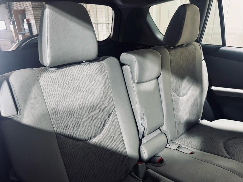 Toyota RAV4 Base 2012