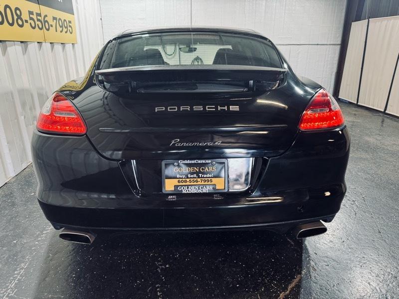 Porsche Panamera 4 2011