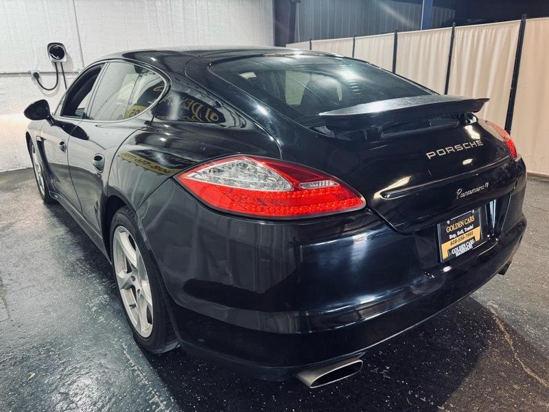 Porsche Panamera 4 2011
