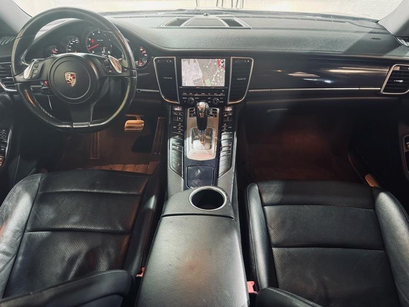 Porsche Panamera 4 2011