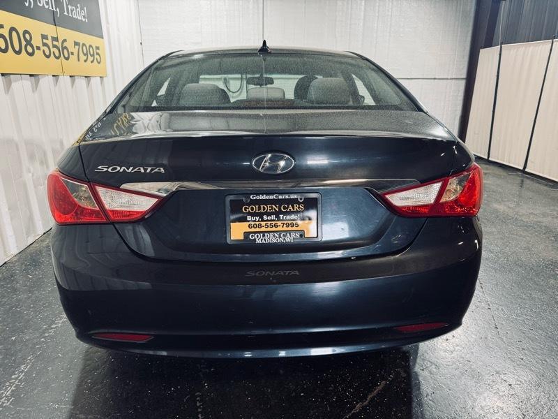 Hyundai Sonata GLS Manual 2012