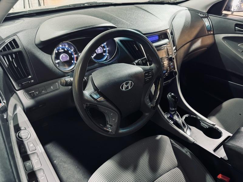 Hyundai Sonata GLS Manual 2012