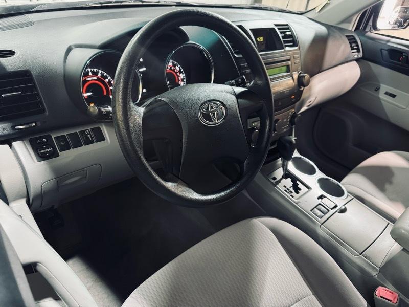 Toyota Highlander Base 2008