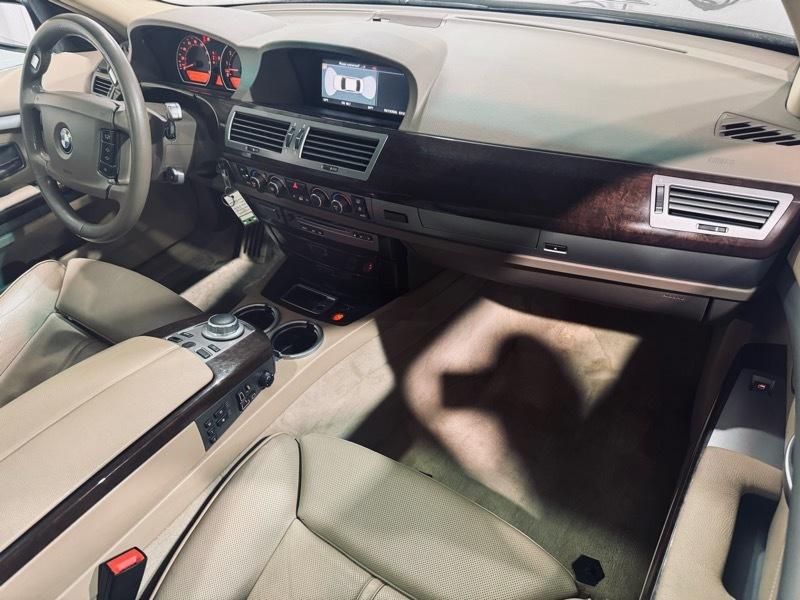 BMW 7-Series 750i 2006
