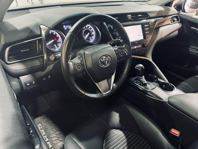 Toyota Camry SE 2020