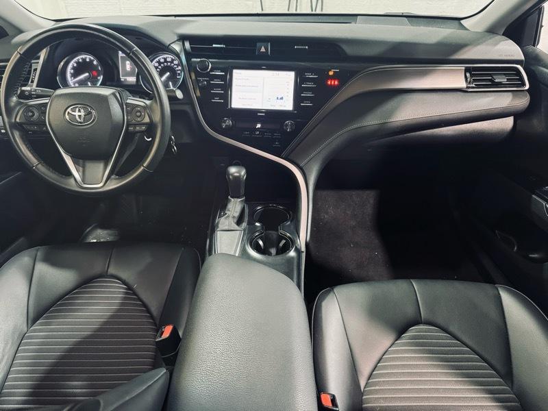 Toyota Camry SE 2020