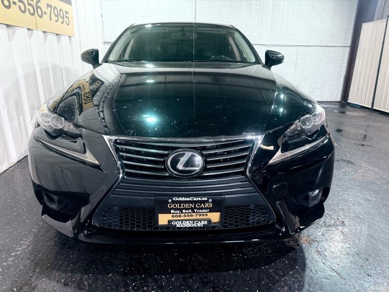 Lexus IS  2015