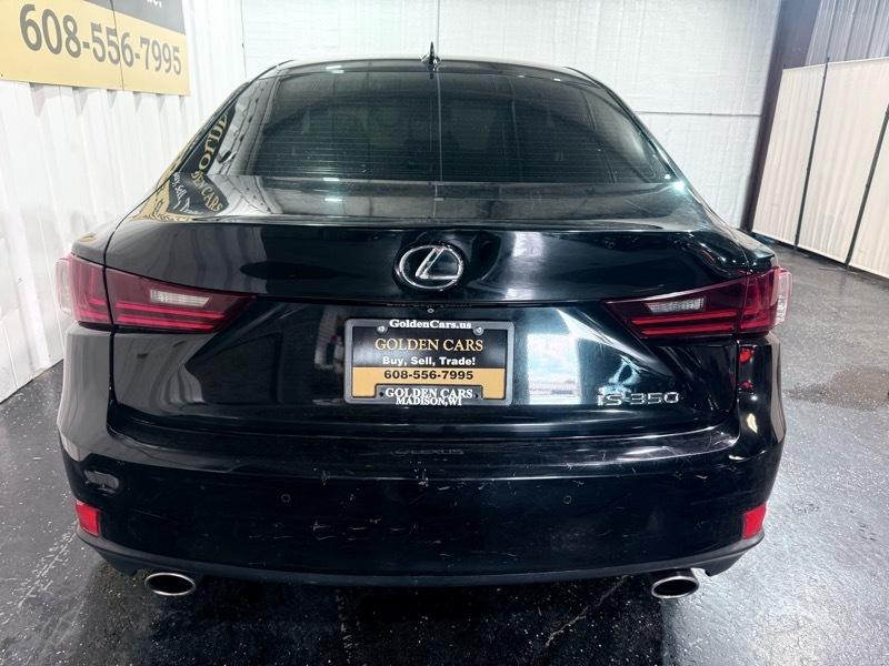 Lexus IS  2015