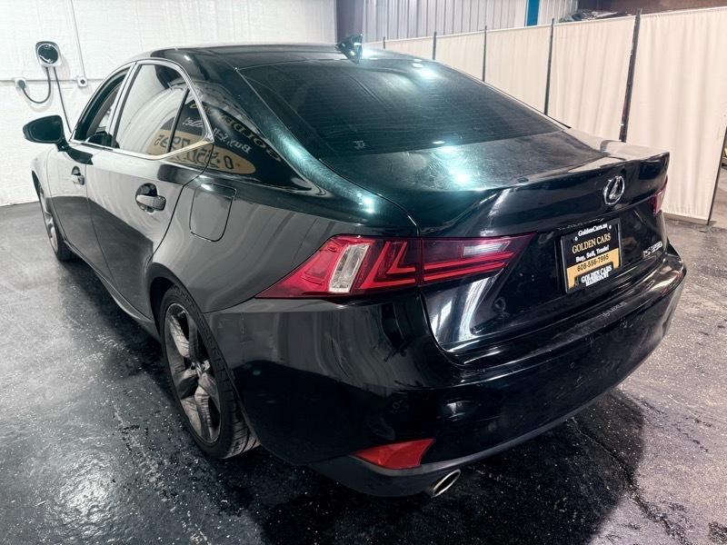 Lexus IS  2015