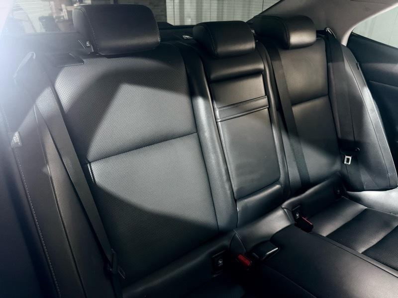 Lexus IS  2015