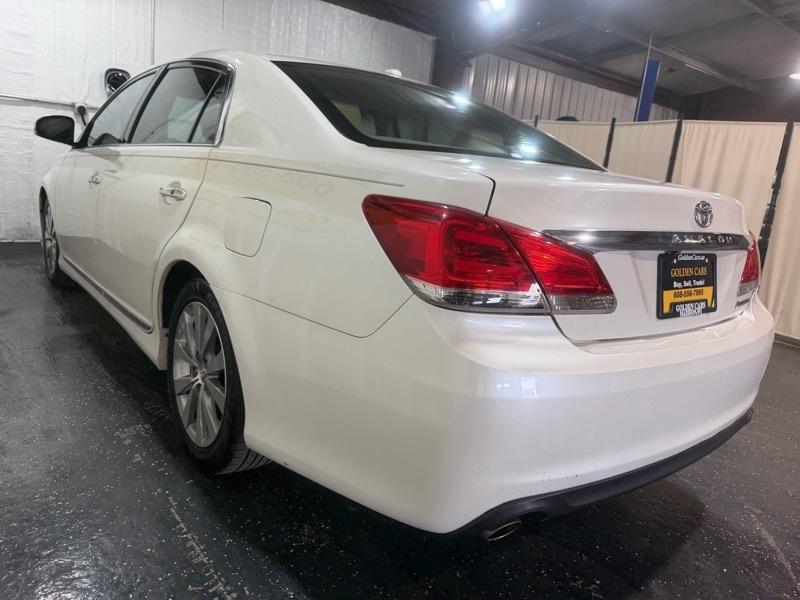Toyota Avalon Base 2012
