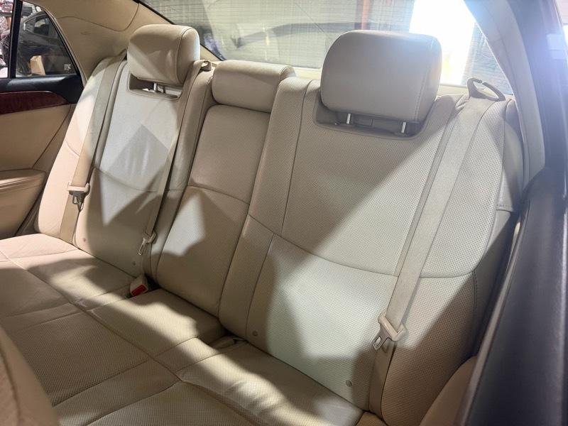 Toyota Avalon Base 2012