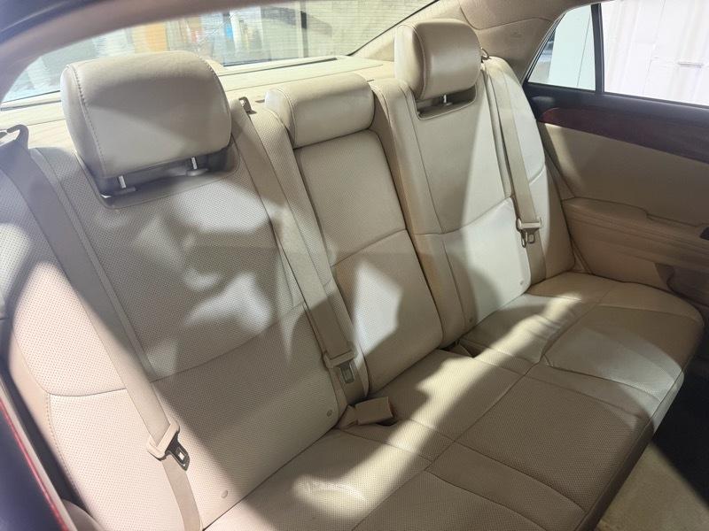 Toyota Avalon Base 2012