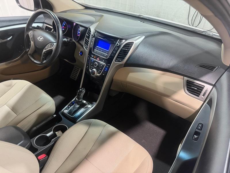 Hyundai Elantra GT A/T 2013