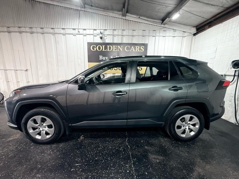Toyota RAV4 LE 2021
