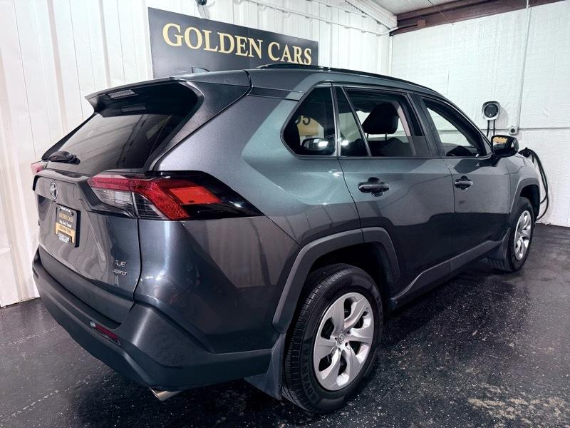 Toyota RAV4 LE 2021