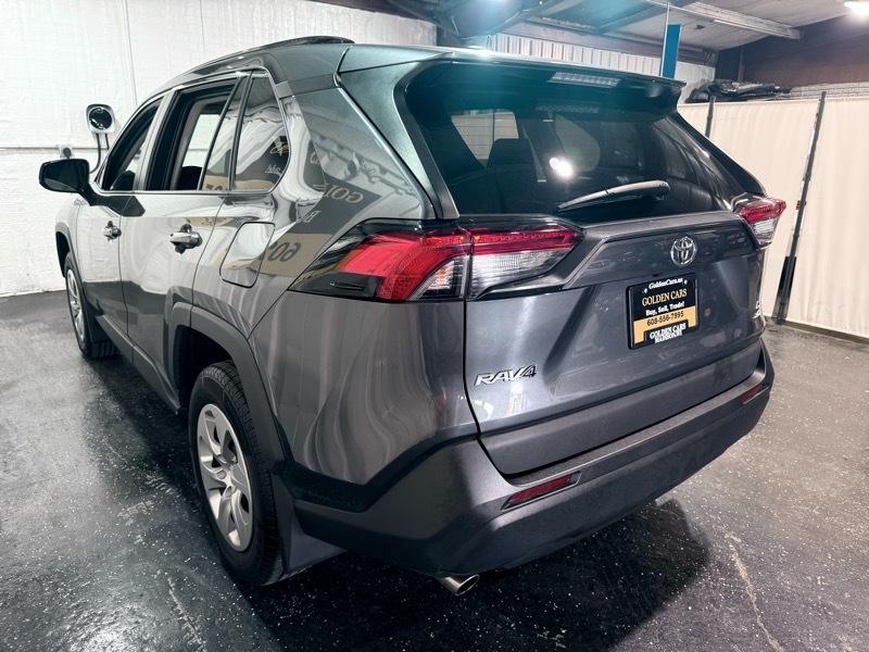Toyota RAV4 LE 2021