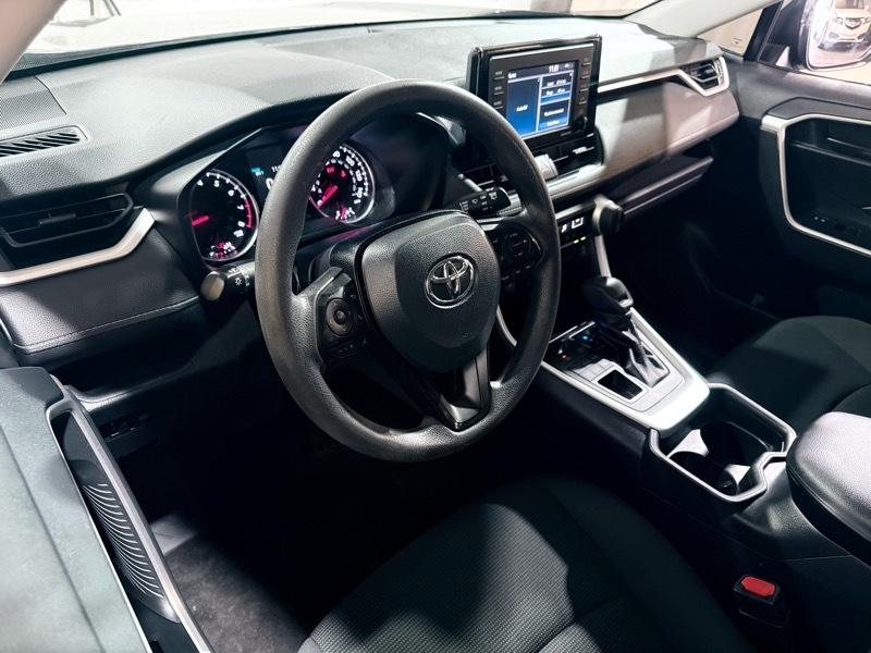 Toyota RAV4 LE 2021
