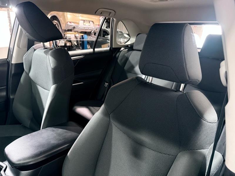 Toyota RAV4 LE 2021