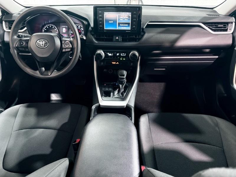 Toyota RAV4 LE 2021