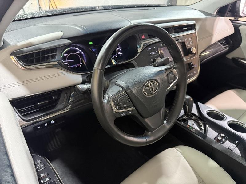Toyota Avalon Hybrid XLE Premium 2013