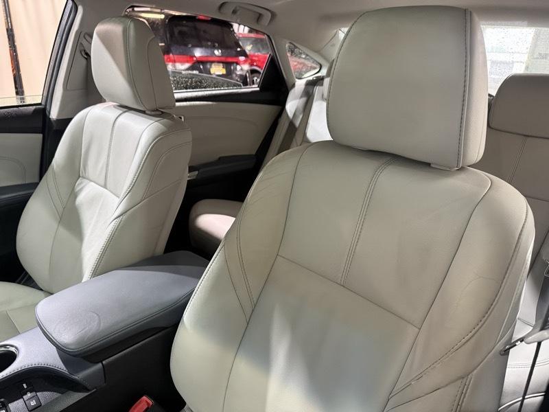 Toyota Avalon Hybrid XLE Premium 2013