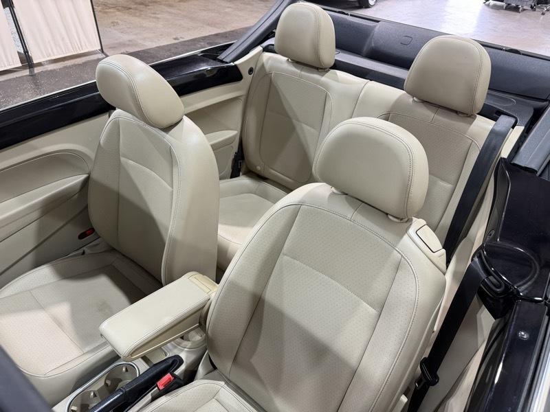 Volkswagen Beetle 1.8T PZEV Convertible 2015