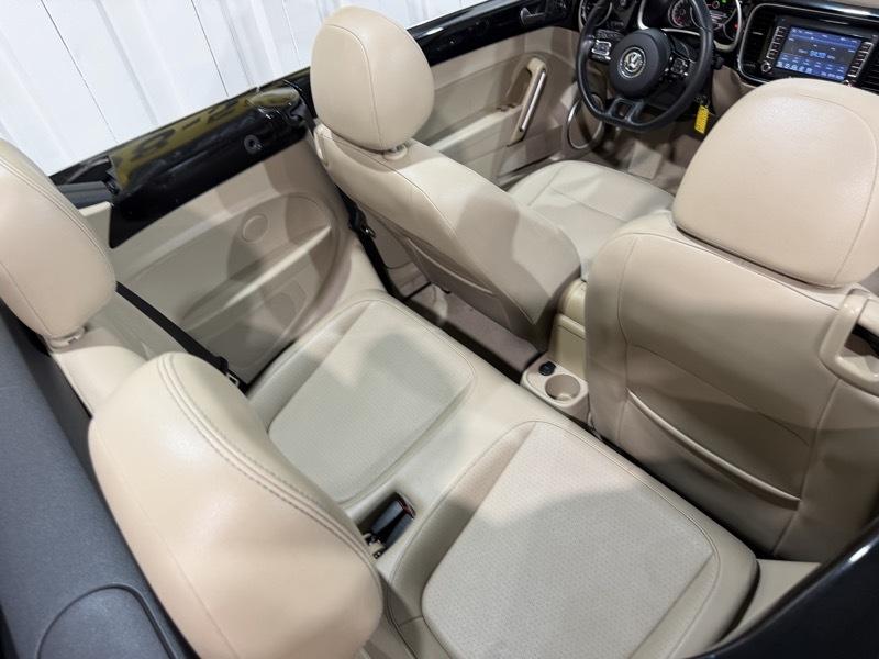 Volkswagen Beetle 1.8T PZEV Convertible 2015