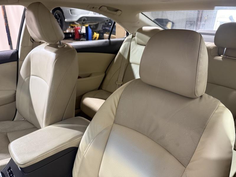 Lexus ES 350 Sedan 2010