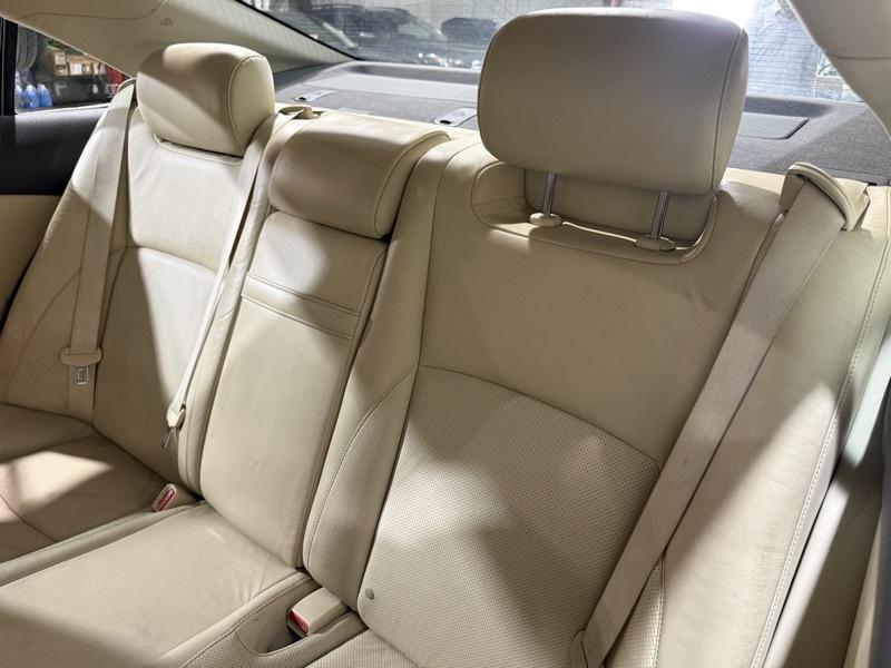 Lexus ES 350 Sedan 2010
