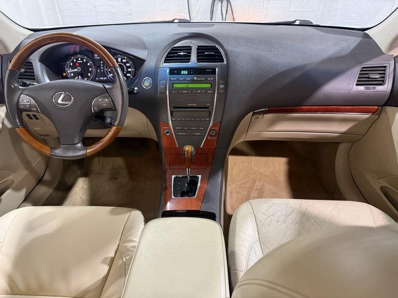 Lexus ES 350 Sedan 2010
