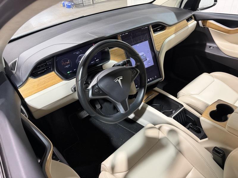 Tesla Model X 75D 2018
